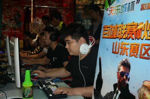 以密切盯防 以密切盯防